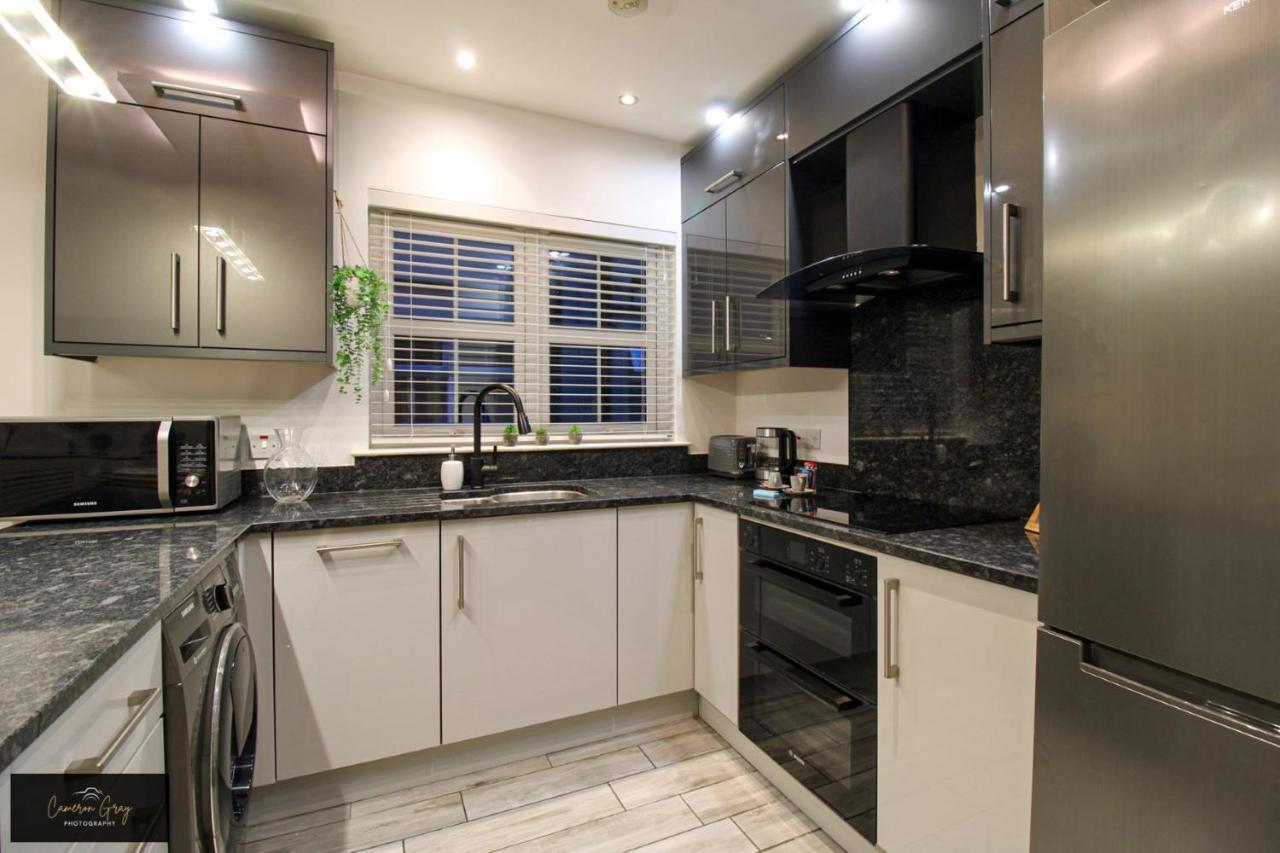 Nice 2 Bed House, Office, Wi-Fi, Free Parking Belfast Esterno foto