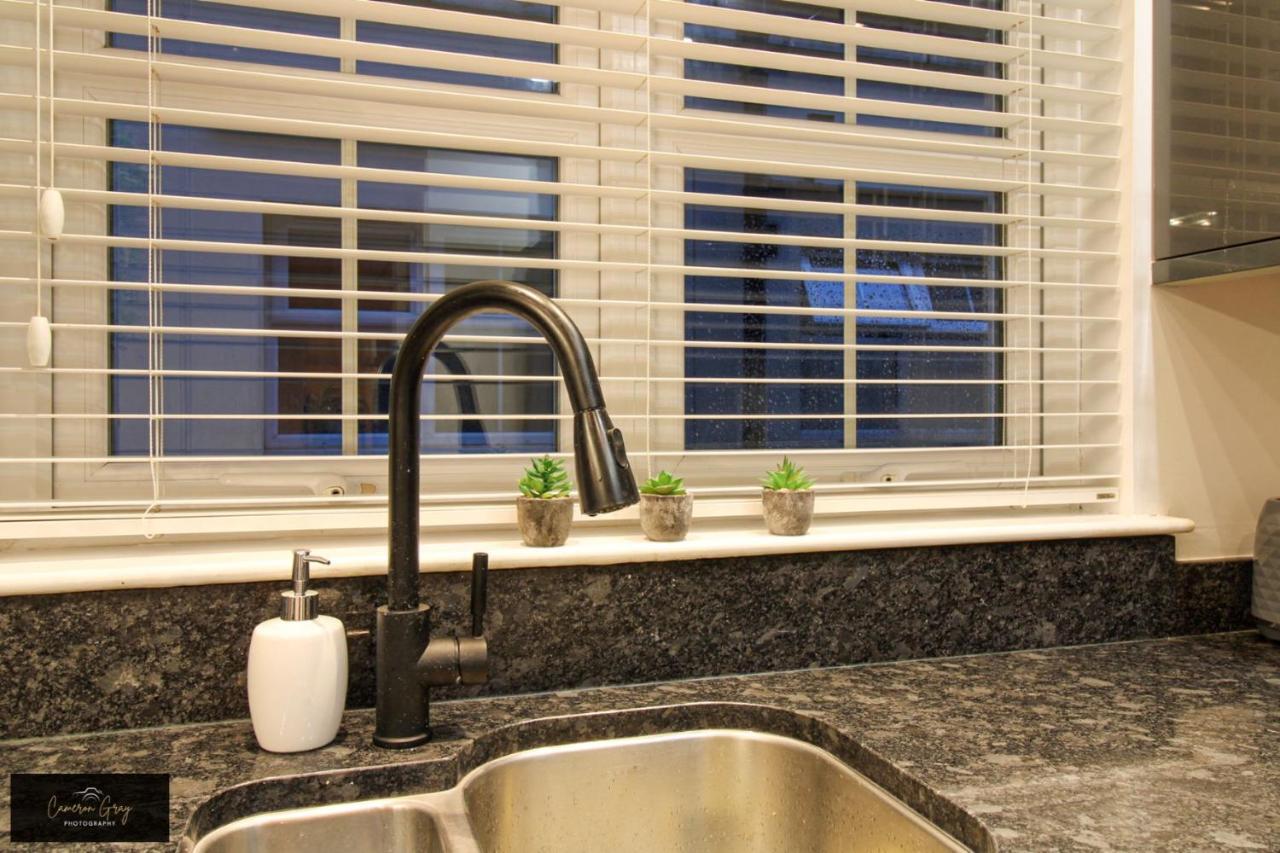 Nice 2 Bed House, Office, Wi-Fi, Free Parking Belfast Esterno foto