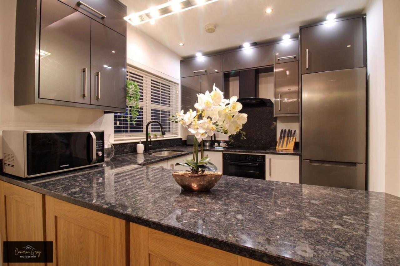 Nice 2 Bed House, Office, Wi-Fi, Free Parking Belfast Esterno foto