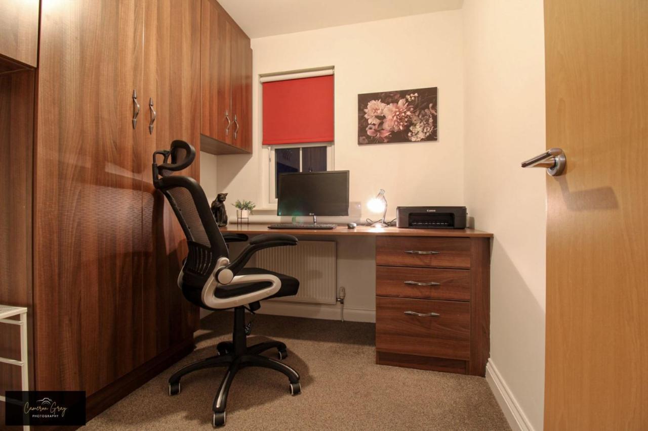 Nice 2 Bed House, Office, Wi-Fi, Free Parking Belfast Esterno foto