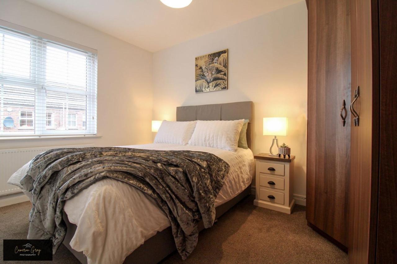 Nice 2 Bed House, Office, Wi-Fi, Free Parking Belfast Esterno foto
